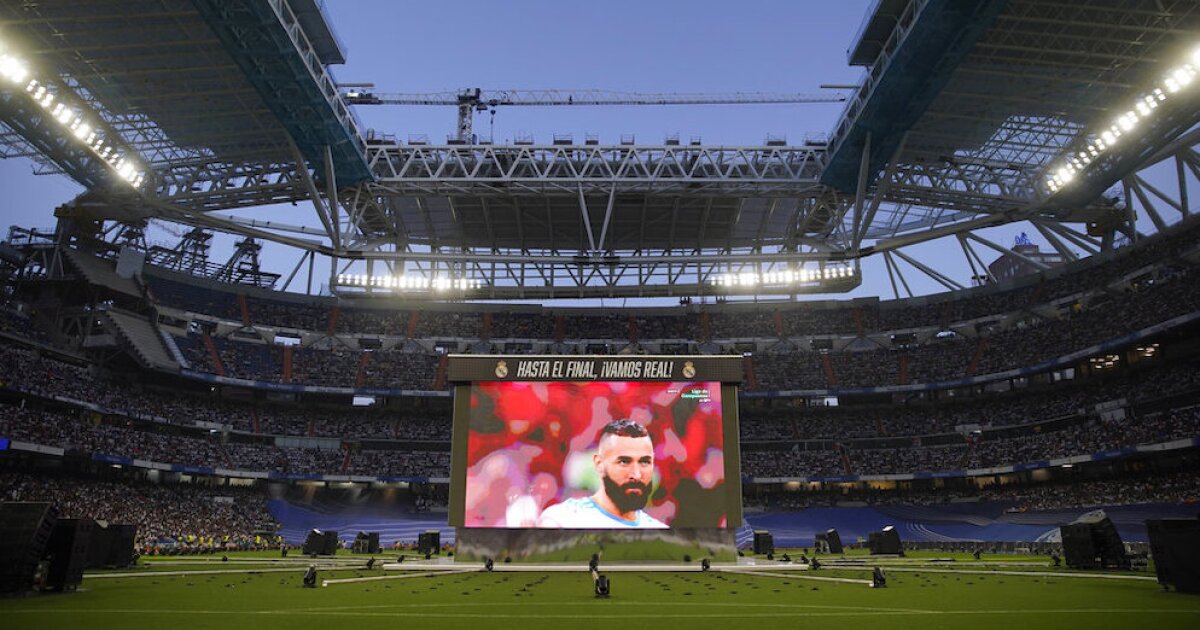 新しい研究では、プロサッカー、バスケットボール選手が「恐ろしいオンライン虐待に苦しむ」ことがわかりました